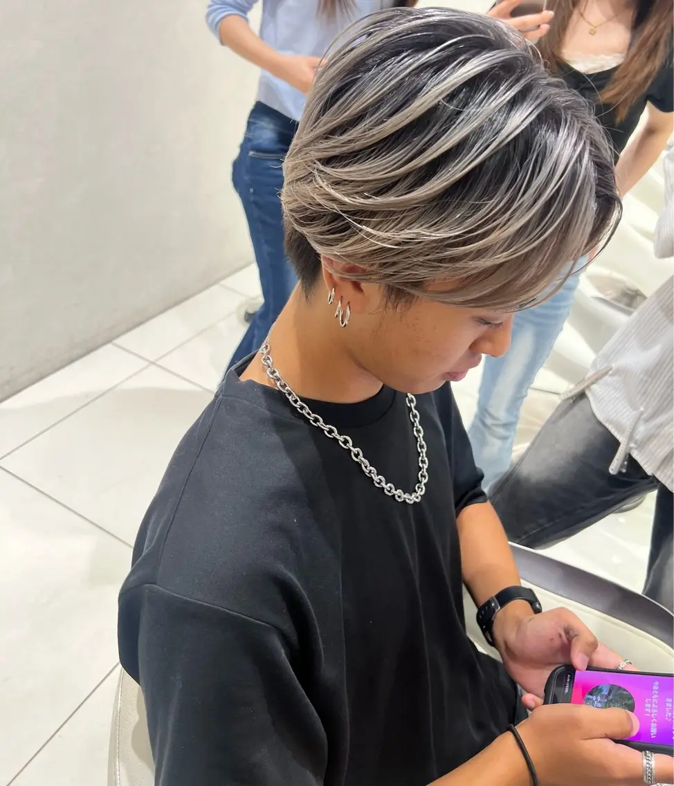 ショート カット ヘアカラー 小池 夏美のヘアスタイル
