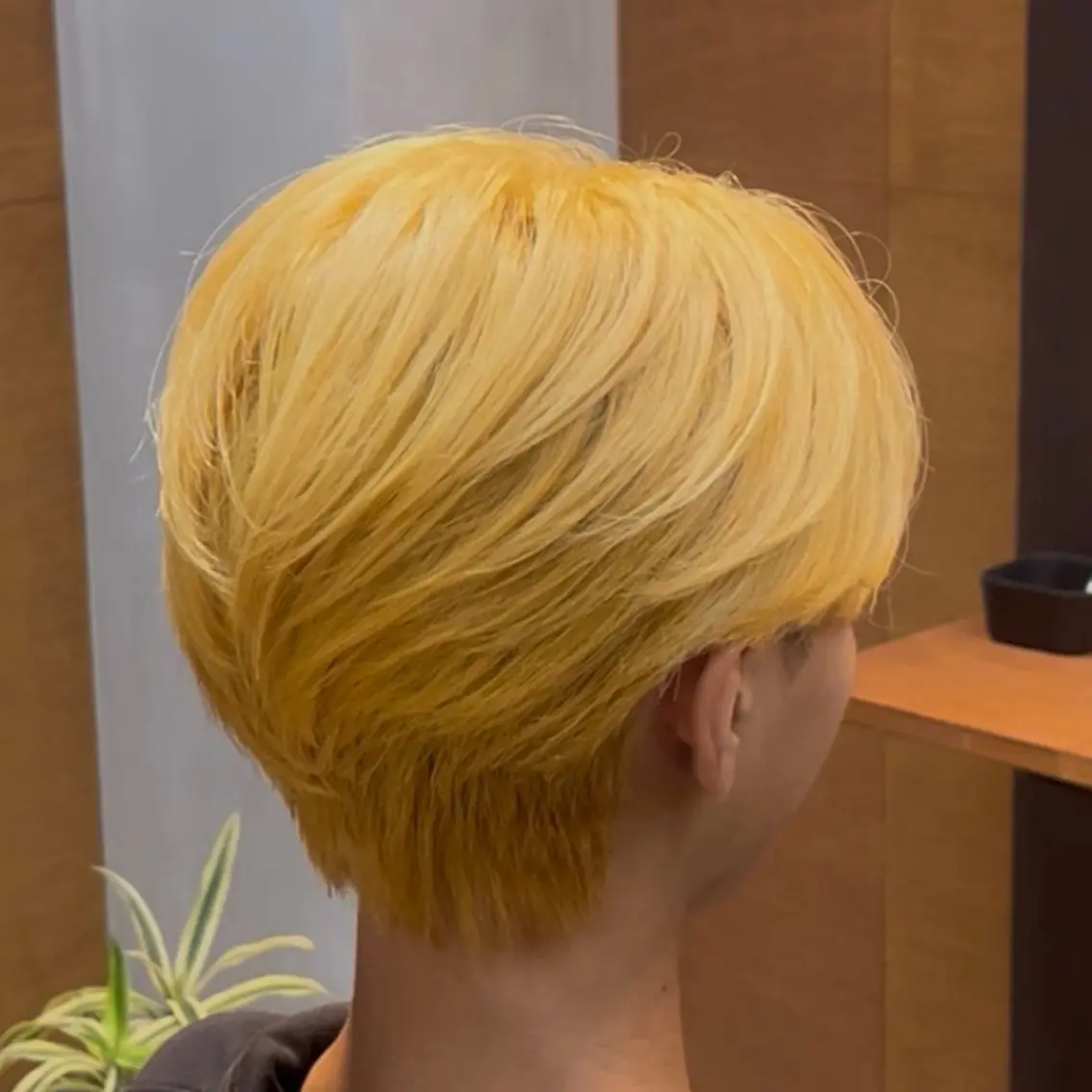 ショート カラー メンズ センターパート メンズパーマ✨️村越 雄斗のヘアスタイル
