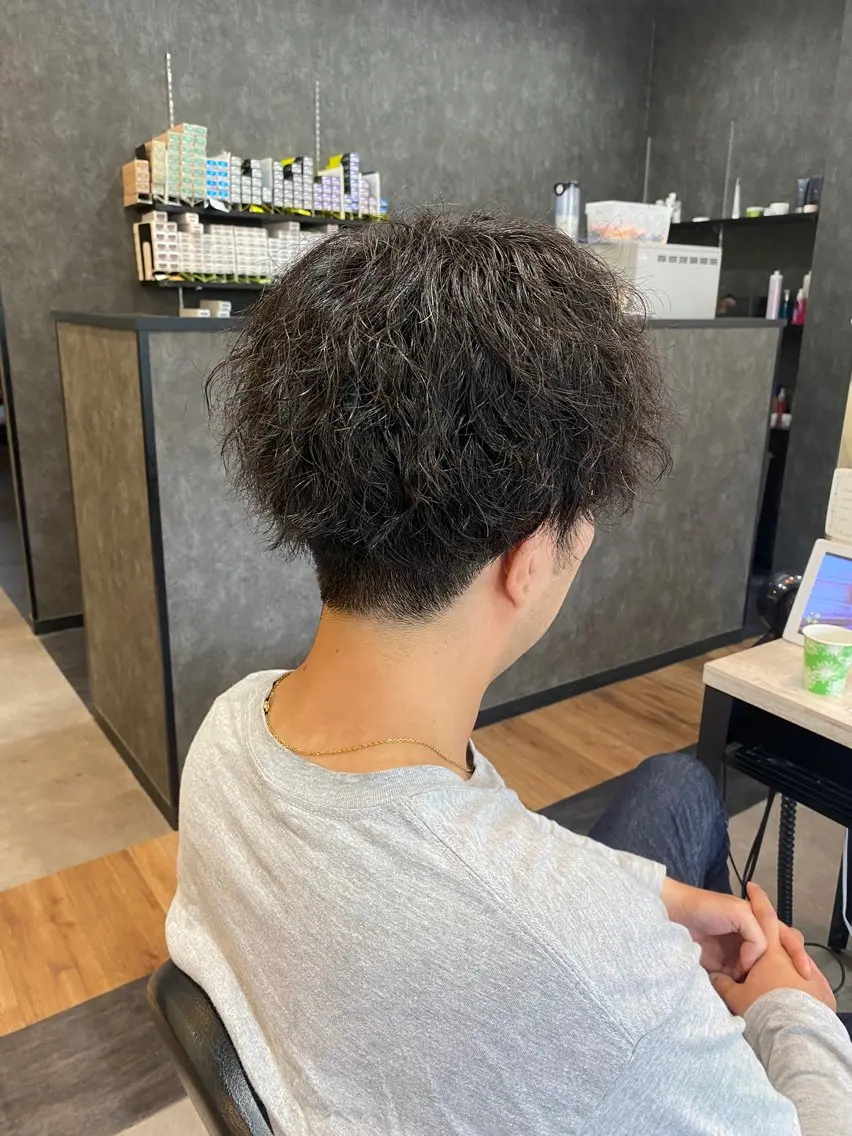 ショート パーマ メンズ カット パーマ 矢部 萌深のヘアスタイル