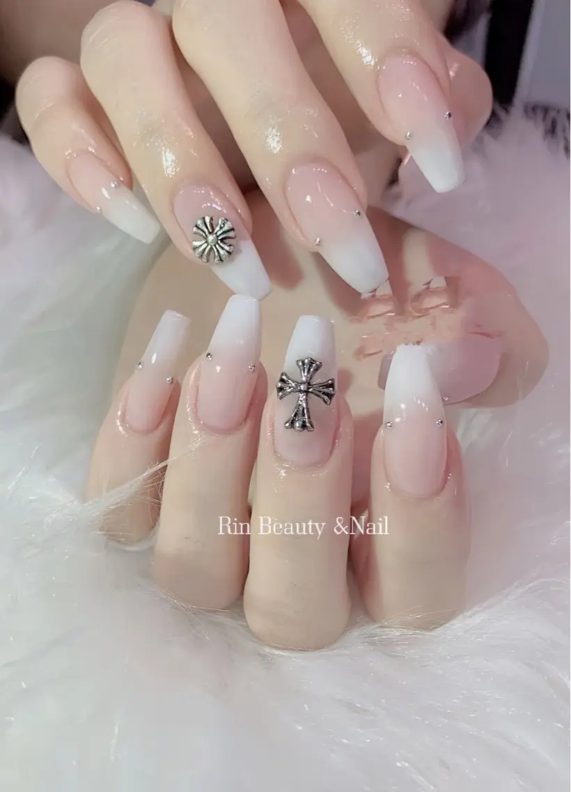 ネイル アートネイル フレンチネイル ジェルネイル 韓国ネイル ミラーネイル Rin Nail 新大久保店のネイルデザイン