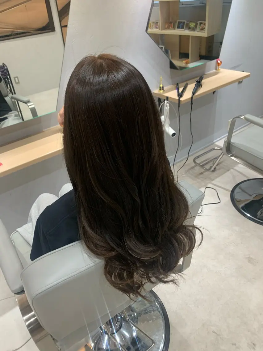 ロング カット ヘアカラー 本多 永佳のヘアスタイル