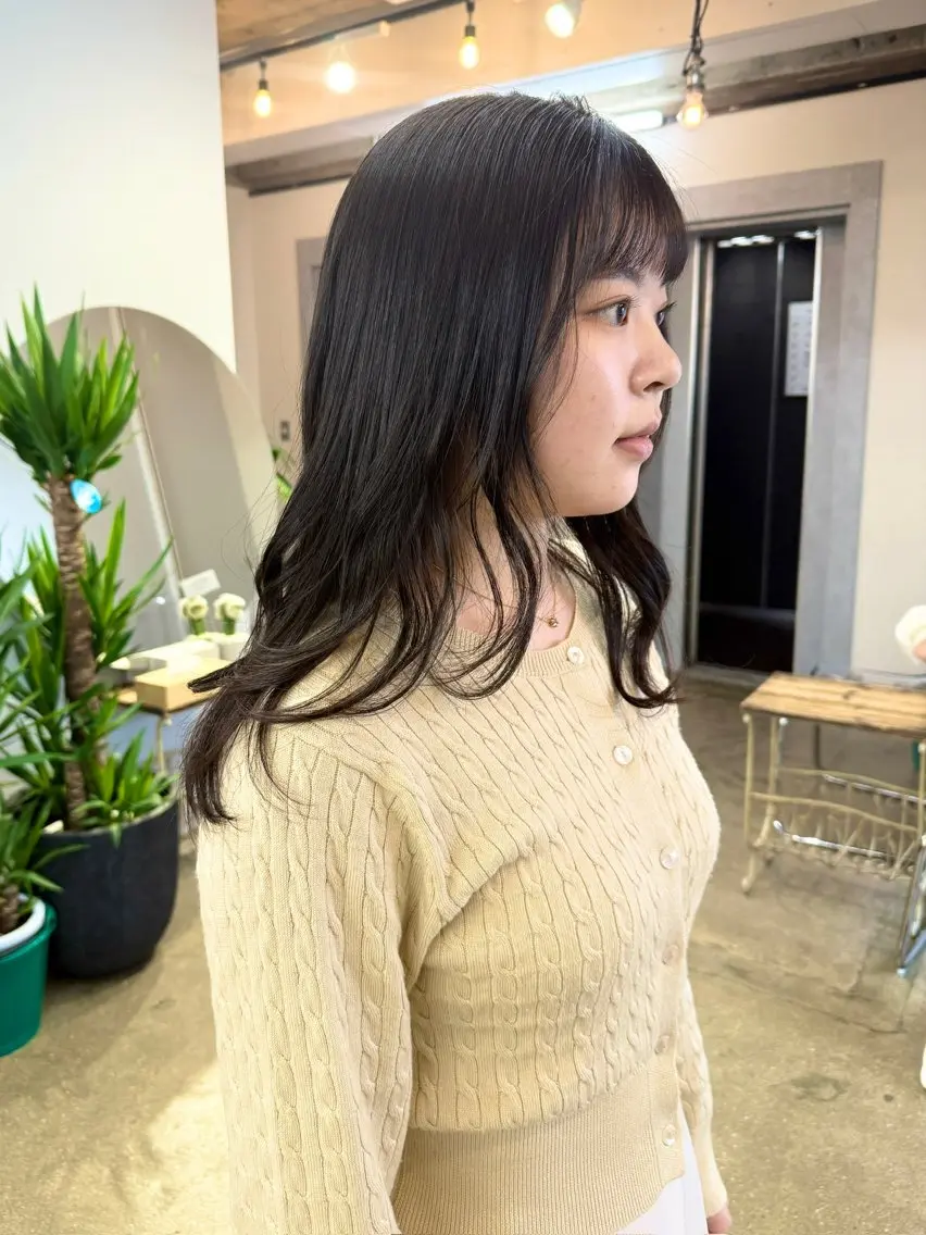 ミディアム カット 縮毛矯正 トリートメント ツチダ カホのヘアスタイル