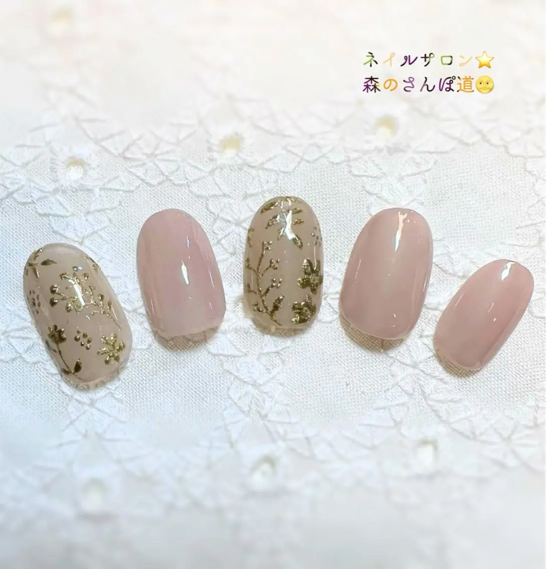 ネイル カジュアル ジェルネイル ガーリー 春ネイル 冬ネイル ハンドネイル ショートネイル 森のさんぽ道のネイルデザイン