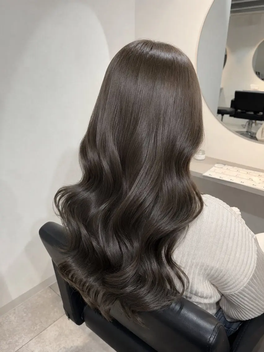 ロング 顔まわりレイヤー 韓国風ヘア レイヤーカット 小顔カット カット ヘアカラー トリートメント 程塚七海 /韓国風レイヤー🎀のヘアスタイル