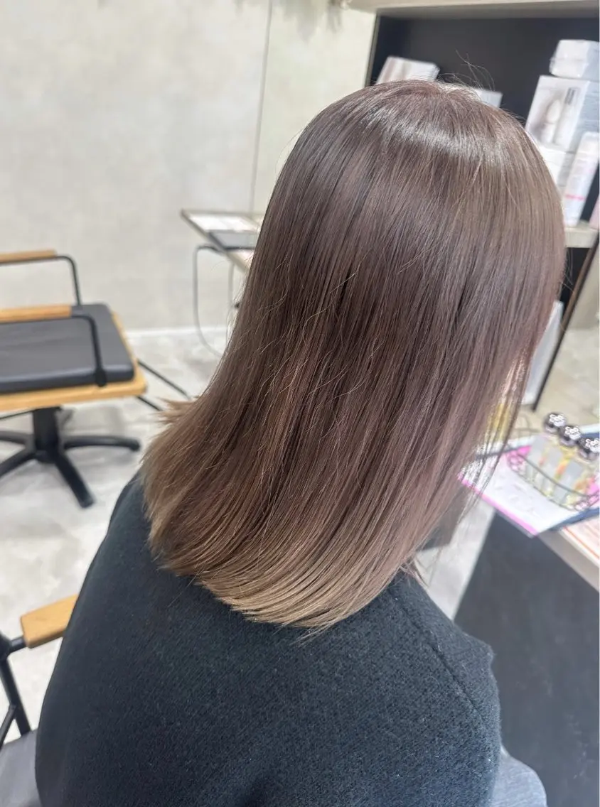 セミロング 𝑴𝒐𝒓𝒊 /髪質改善/艶髪🖤のヘアスタイル