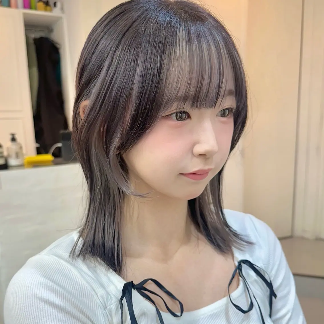 ミディアム カラー ベージュカラー インナーカラー ホワイトベージュ 韓国風ヘア カット ヘアカラー トリートメント インナーカラー/レイ ヤーカット♡/マキシのヘアスタイル