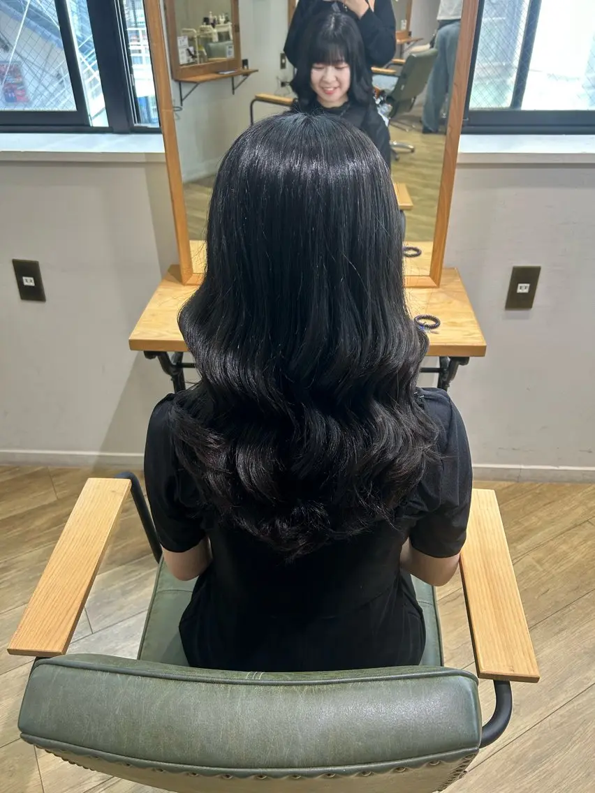 ロング カラー 暖色カラー🪷 オタク美容師🎶のヘアスタイル