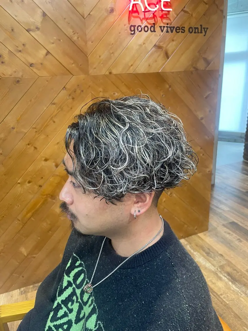 ミディアム カラー パーマ メンズ カット ヘアカラー トリートメント 🔥メンズ特化パーマ 🦖増田弘明🦖のヘアスタイル