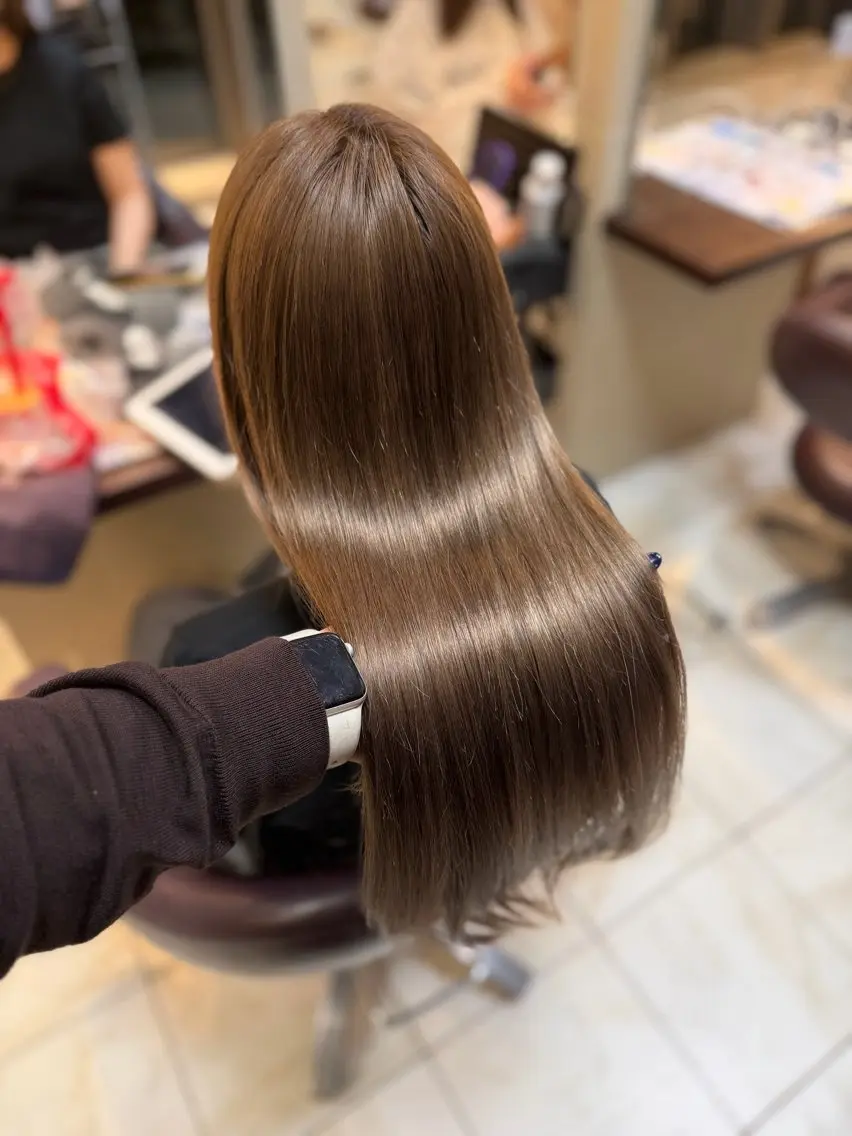 ロング ヘアカラー 皆川 優奈のヘアスタイル