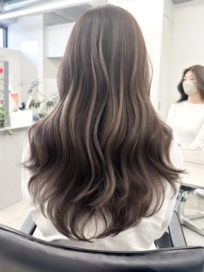 ロング カラー グレージュ ハイライトカラー ハイライト レイヤーカット ヘアカラー 🌈透明感カラー🌈 🌟吉田祐介🌟のヘアスタイル