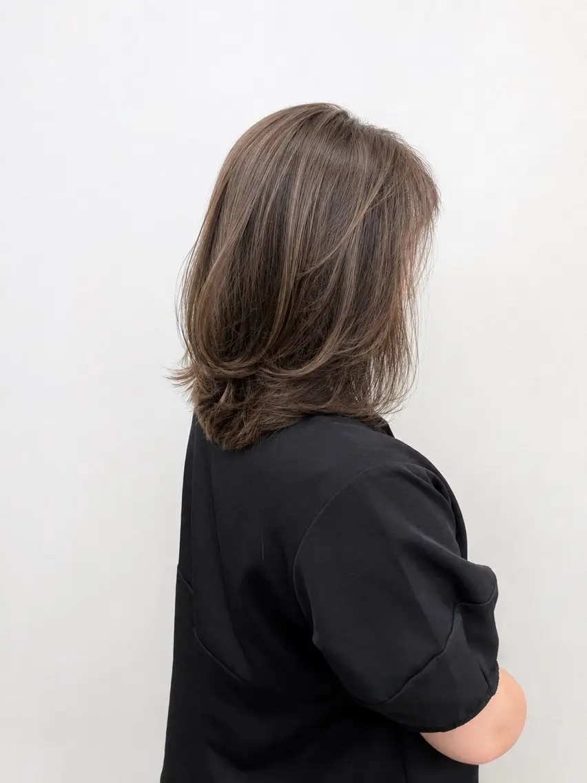 ミディアム ボブ レイヤーカット 堀 綾花のヘアスタイル