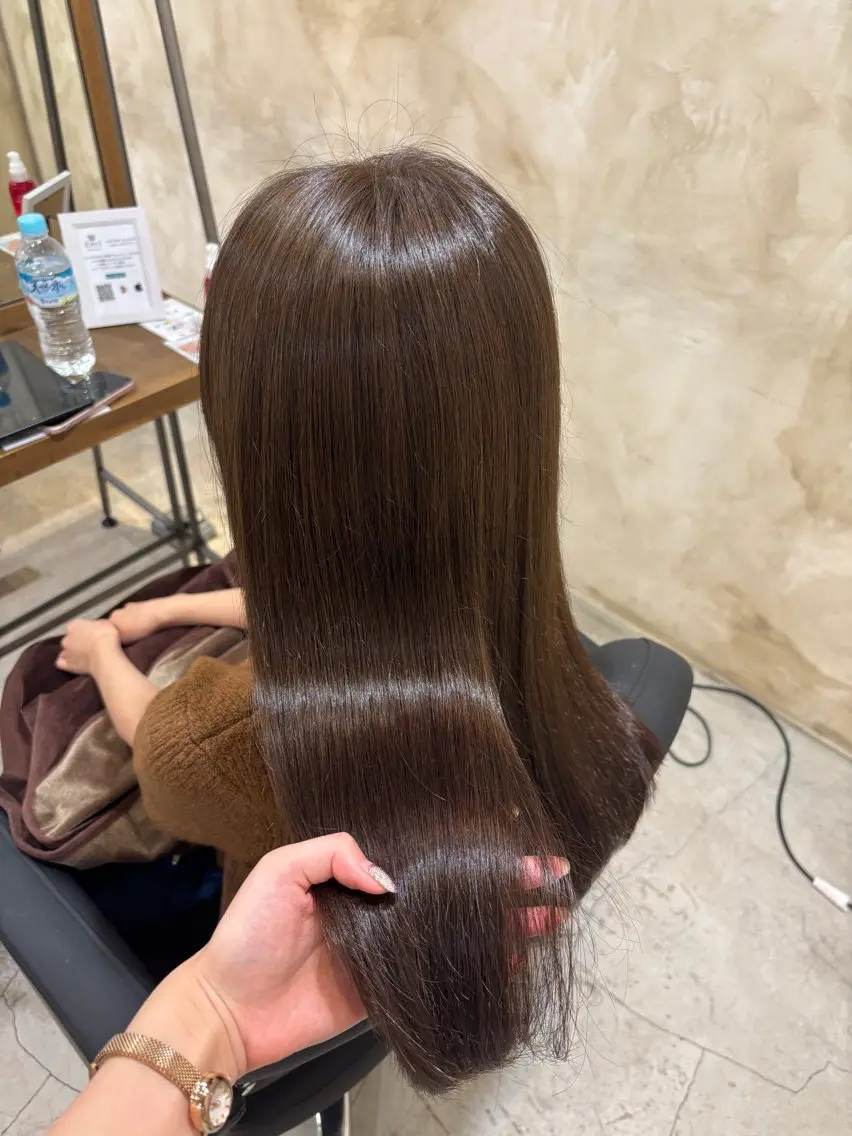 ロング カラー ベージュカラー オリーブベージュ カット ヘアカラー トリートメント ツヤカラー🫧Sae ネイルモデル募集中のヘアスタイル