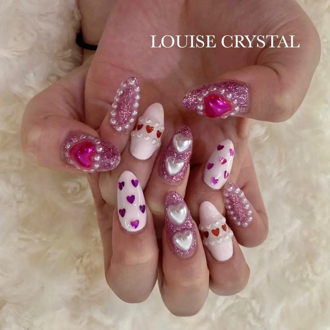 ネイル ハンドネイル LOUISE CRYSTALのネイルデザイン