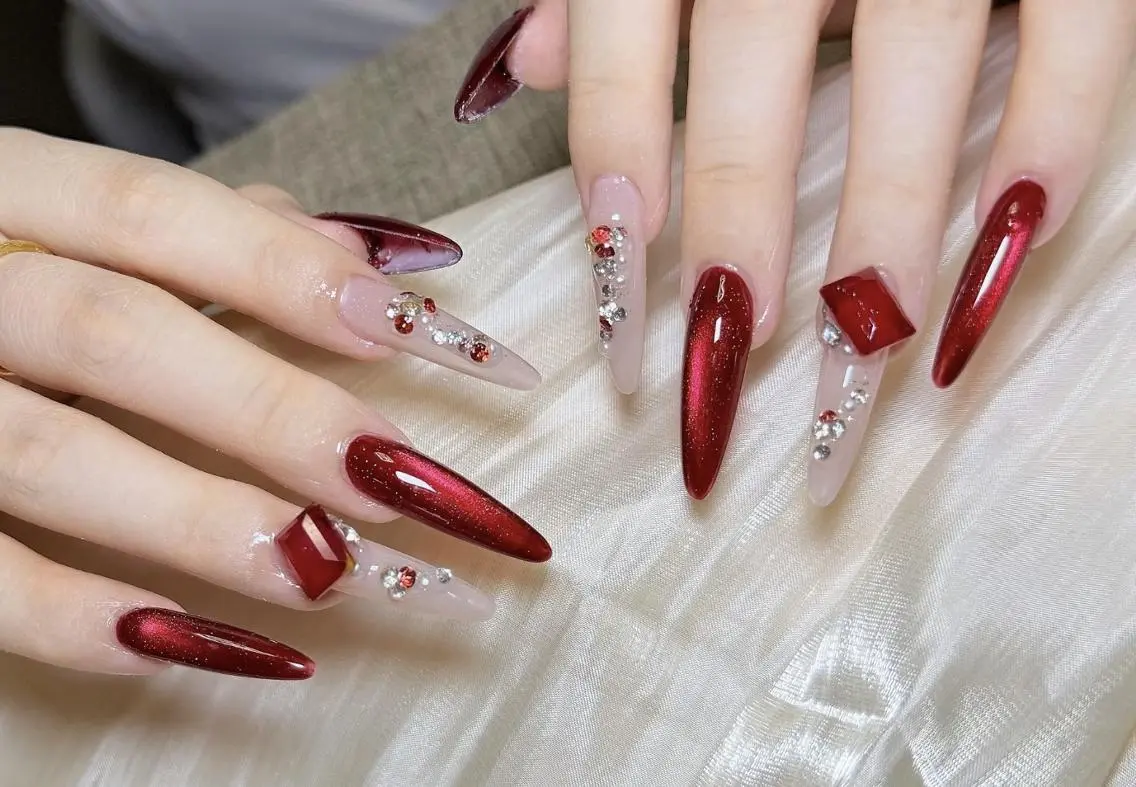 ネイル はる🎀ネイル& アイラッシュ🐈‍⬛のマツエク・マツパデザイン