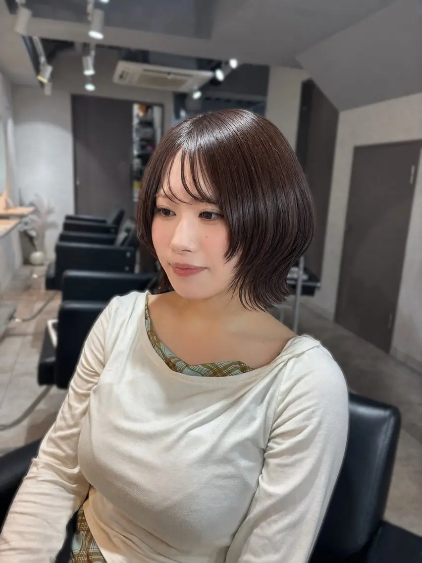 ミディアム 顔まわりレイヤー 韓国風ヘア レイヤーカット 小顔カット カット ヘアカラー トリートメント 程塚七海 /韓国風レイヤー🎀のヘアスタイル