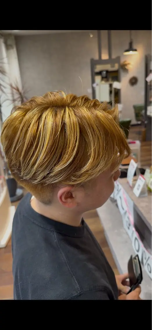 カラー メンズ ヘアカラー トリートメント 艶カラー×デザイン カラー特化/値賀大樹のヘアスタイル