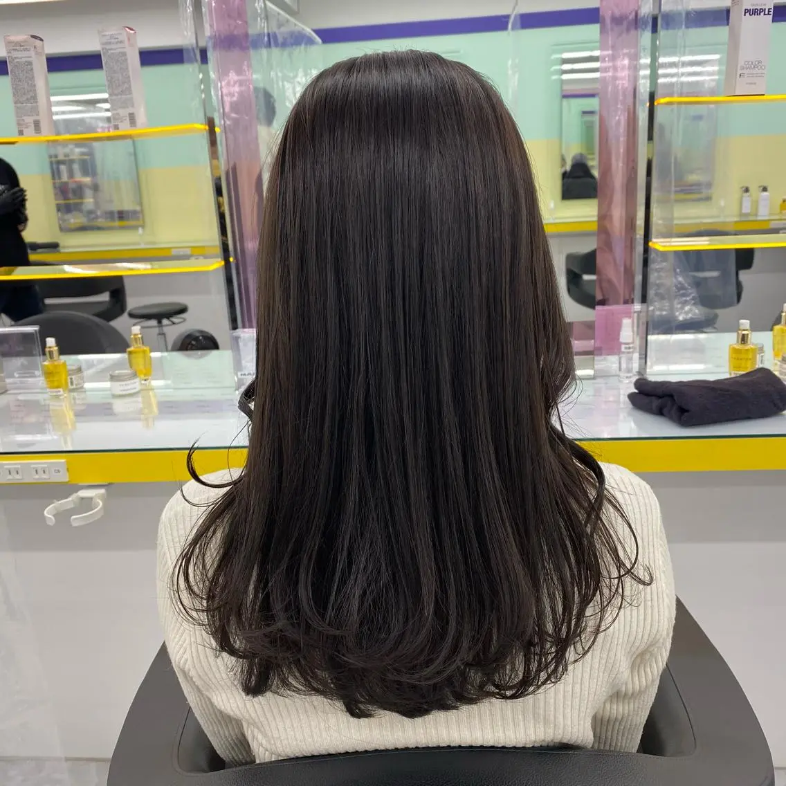 セミロング カラー ヘアアレンジ ヘアカラー トリートメント mai🍑暖色カラー /レイヤー💖のヘアスタイル