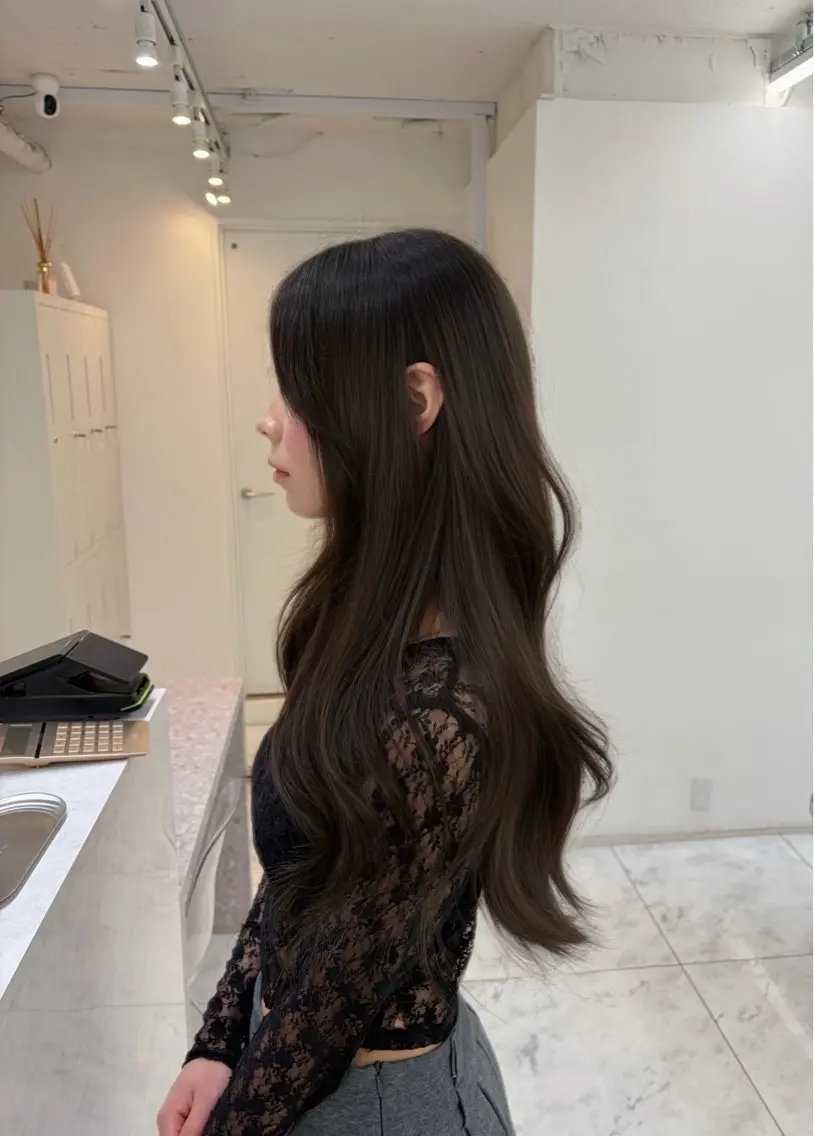 ロング カラー 𝑲𝑨𝑶𝑹𝑼 純欲ワンホンヘアのヘアスタイル