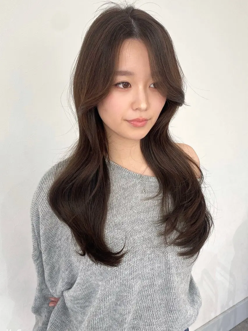 ロング レイヤーカット ロング 小顔カット ARCANA アルカナのヘアスタイル