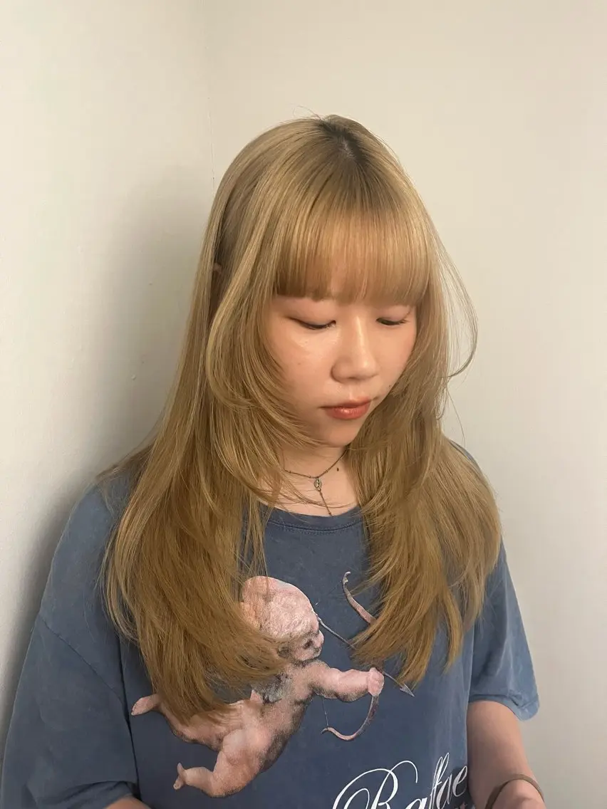 ロング ロングレイヤー レイヤーカット ロング カット ヘアカラー Airi 韓国y2k ハイレイヤーのヘアスタイル