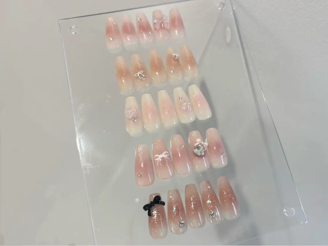 ネイル ハンドネイル akemi LANDTENJINのネイルデザイン