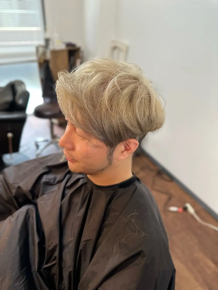 ミディアム カラー メンズ メンズブリーチ ブリーチ ブロンド カット ヘアカラー Luzir⭐︎ GEN⭐︎のヘアスタイル