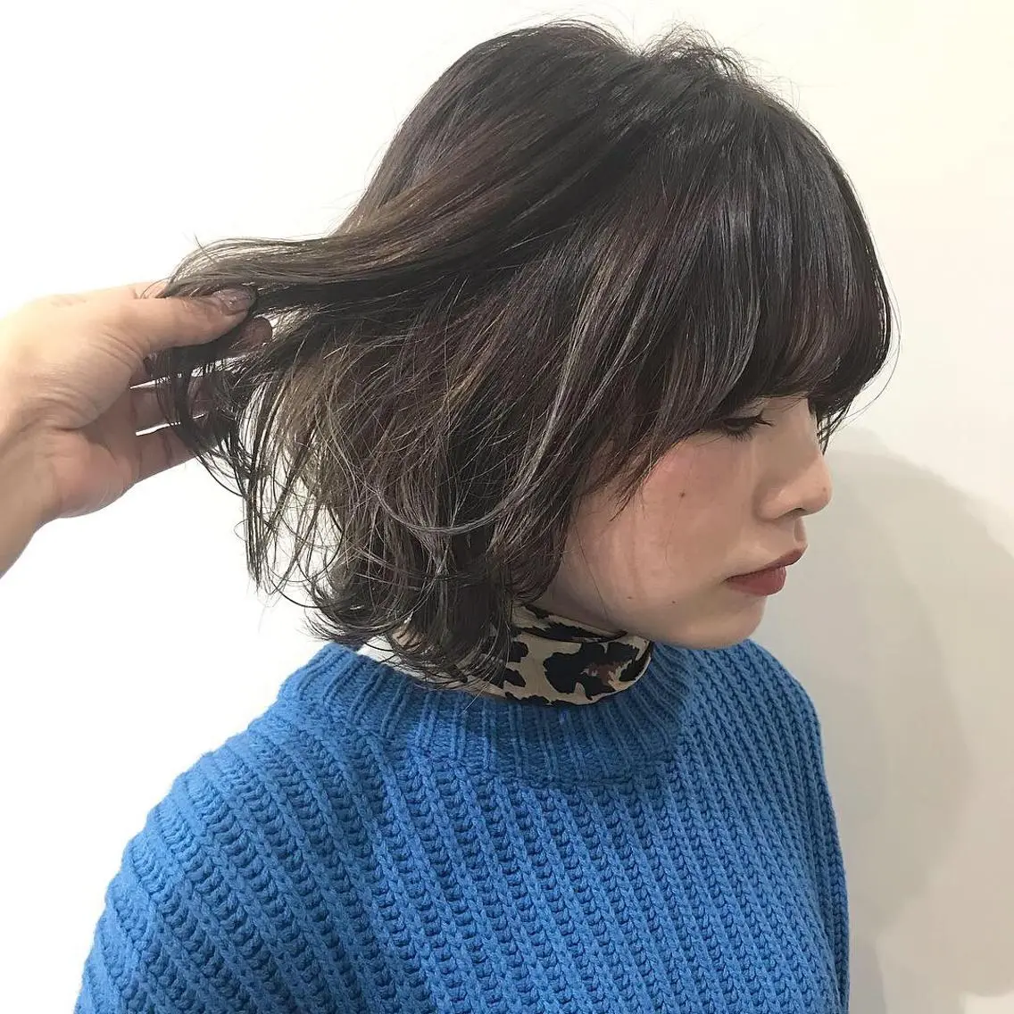 ミディアム カラー ブルーカラー ブルーグレー ブルーグレージュ グレージュ ハイライトカラー レイヤー/顔周り /AKARIのヘアスタイル