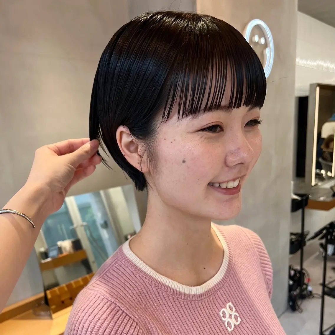 ショート カラー 縮毛矯正ボブ&顔まわ レイヤー♡TOMOEのヘアスタイル