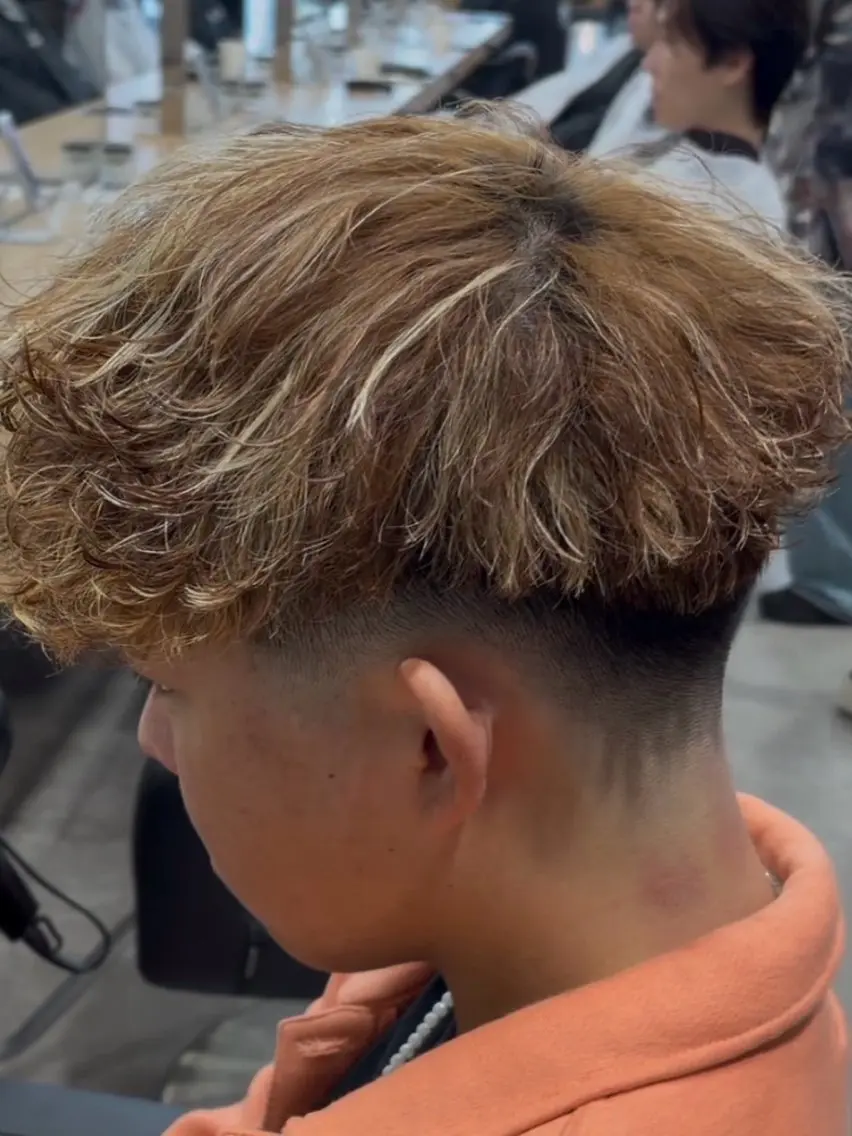 ショート パーマ メンズ フェードカット スキンフェード スペインカール カット パーマ メンズパーマカット 達人/涼のヘアスタイル