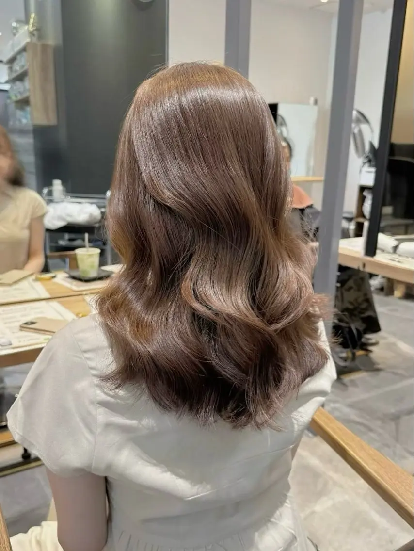 セミロング ヘアカラー 🍀小川泰輝🍀 艶カラー・髪質改善◎のヘアスタイル