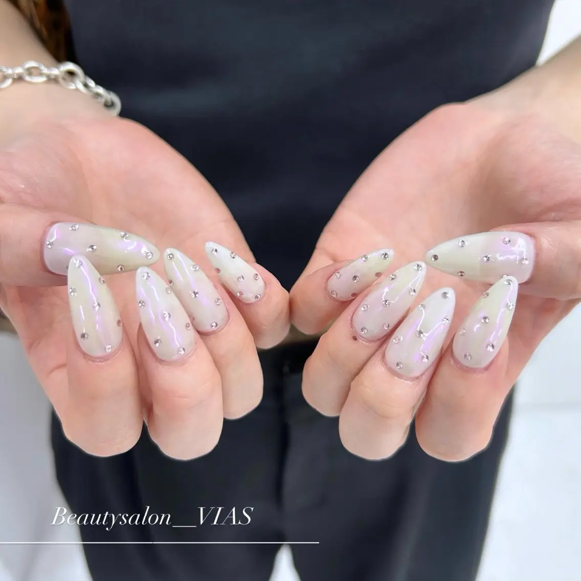 【新規ジェルオフ無料】オフあり自爪ワンカラー/マグネット/フラッシュ/ミラーワンカラー アシメ可💅🏻💞の写真