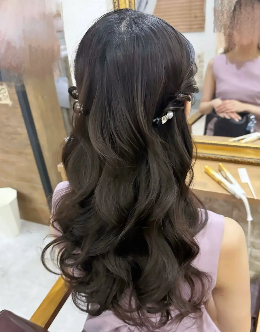 ヘアアレンジ セットサロンCURE 🩵あんみのマツエク・マツパデザイン