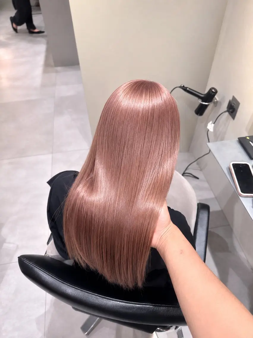 ロング カラー ベージュカラー ブリーチ ピンクカラー ピンクベージュ カット ヘアカラー ✨ハイトーンカラー 💫ayumuのヘアスタイル