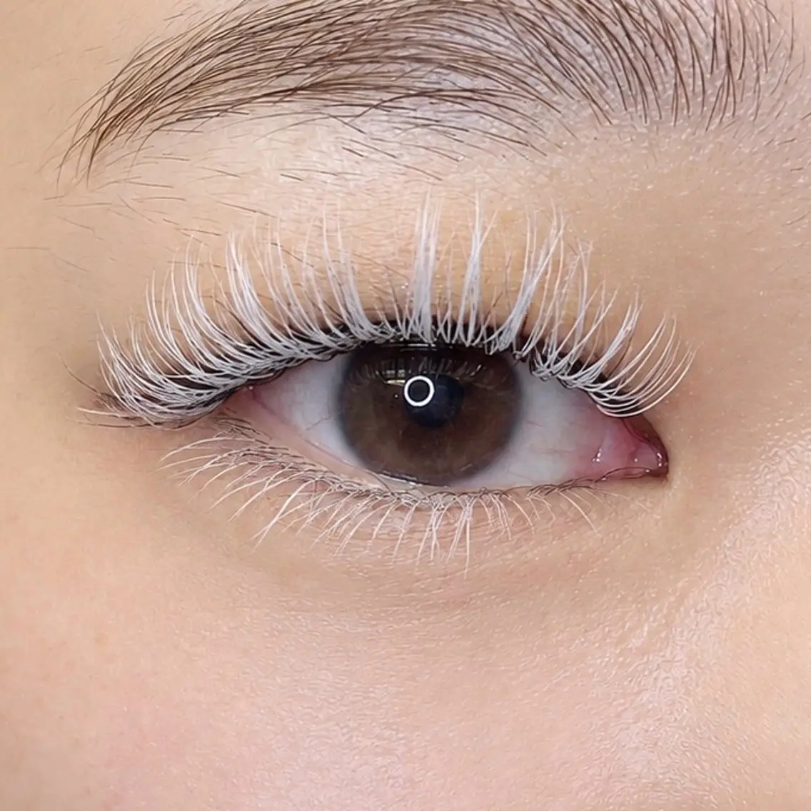 【🤍儚げeye🪽】抜け感↑ボリュームホワイトまつげ80束の写真