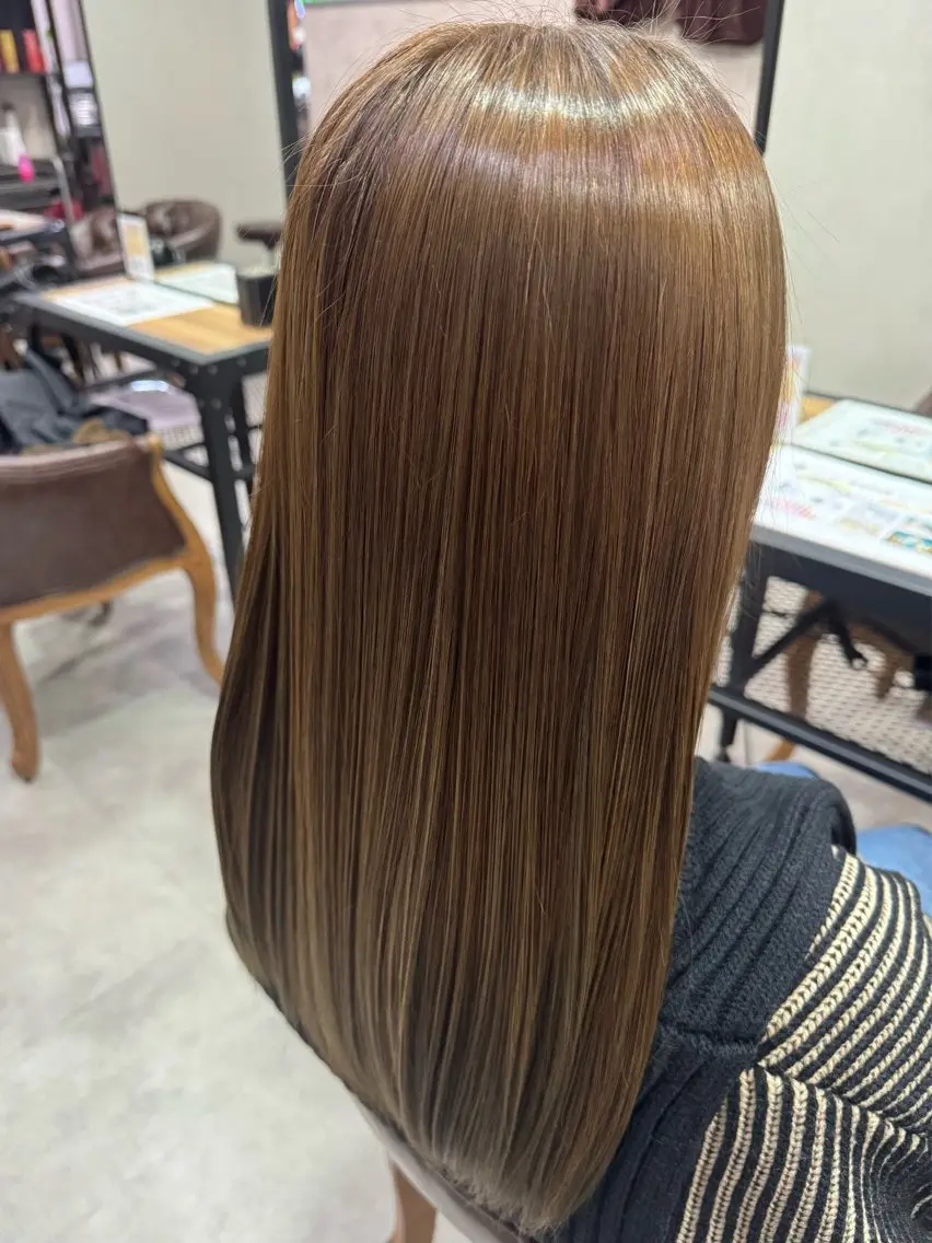 ロング カラー アッシュ ベージュカラー 髪質改善 中林 さくらのヘアスタイル