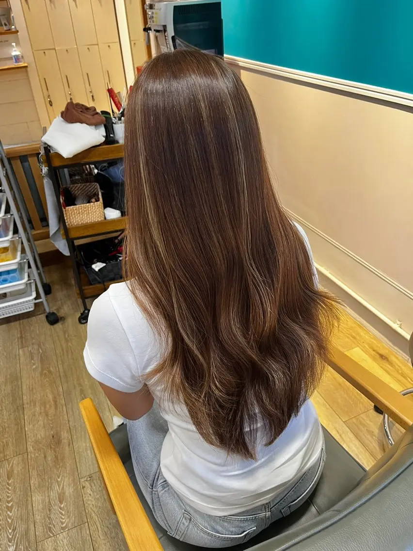 ロング カラー ブラウンカラー ハイライトカラー ハイライト レイヤーカット ロング カット ヘアカラー トリートメント メテオカラー/ 縮毛矯正/高橋勇樹のヘアスタイル