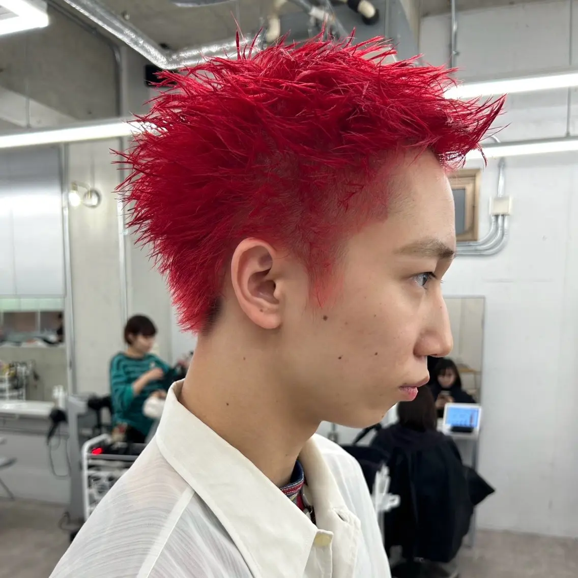 カラー メンズ メンズハイトーン スパイキーショート ハイトーンカラー ヘアカラー スパイキーショート 平出天翔のヘアスタイル