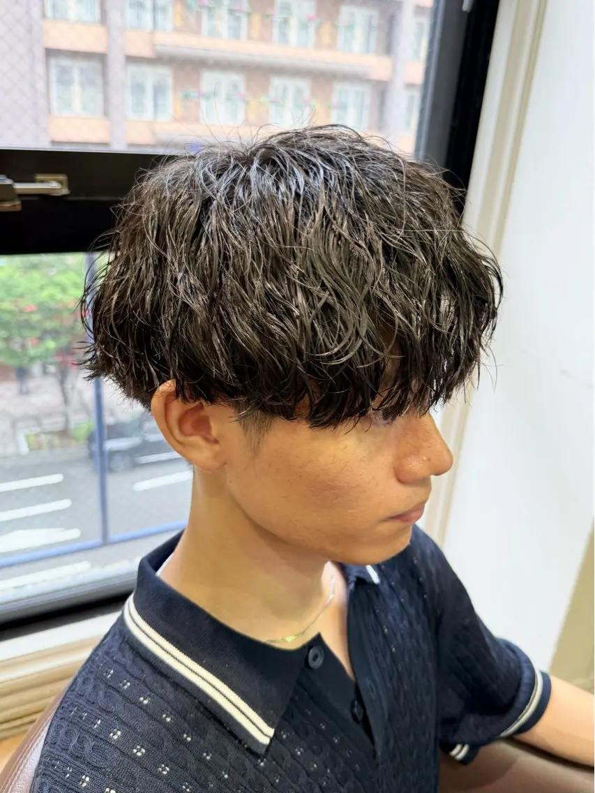 ショート パーマ メンズ メンズパーマ 波巻きパーマ 溝口 槙里也のヘアスタイル