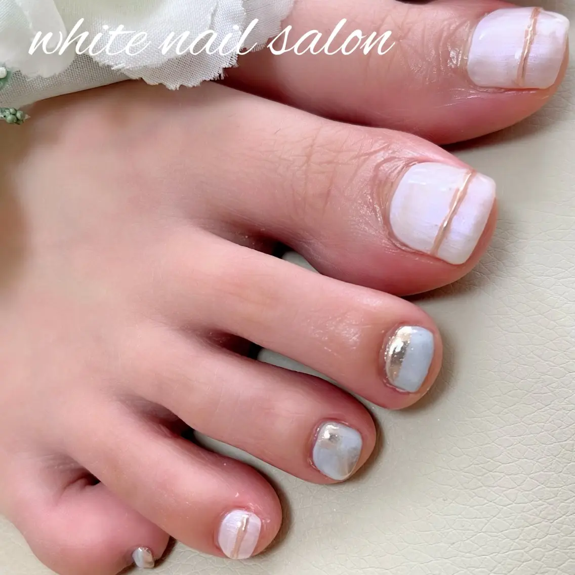 ネイル ラメ(グリッター) フットネイル white nail salonのネイルデザイン