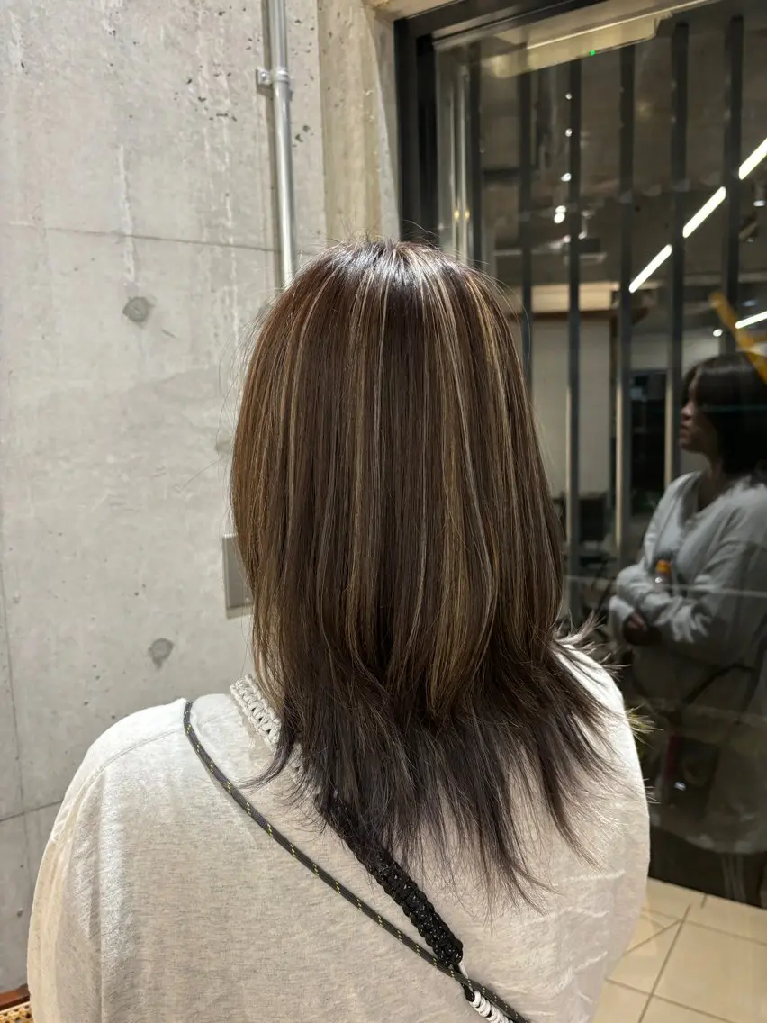 ミディアム ハイライト ウルフカット ako🎀 横浜/カットのヘアスタイル