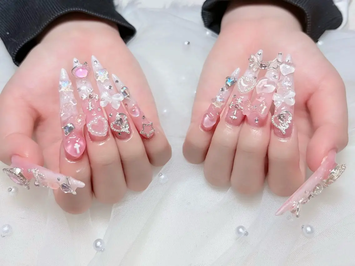 ネイル 韓国ネイル マグネットネイル 持ち込み ニュアンスネイル シンプルネイル ハンドネイル Huyn Nail Shinjyukuのネイルデザイン