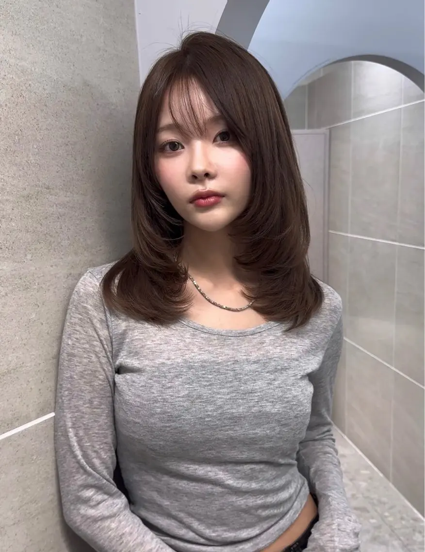 ミディアム 小笠原 愛菜のヘアスタイル