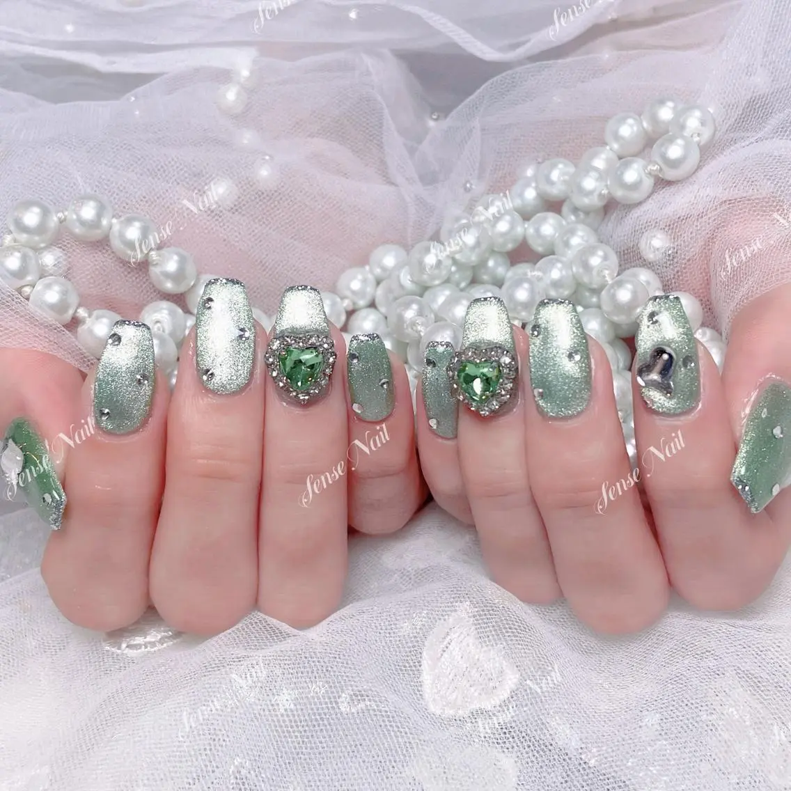 ネイル Queening 🦋のネイルデザイン