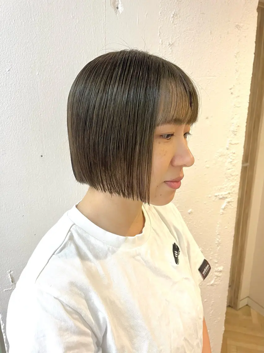 ショート カラー ベージュカラー オリーブベージュ ボブ トリートメント カット ヘアカラー トリートメント 透明感カラー/ 髪質改善/レイヤーのヘアスタイル