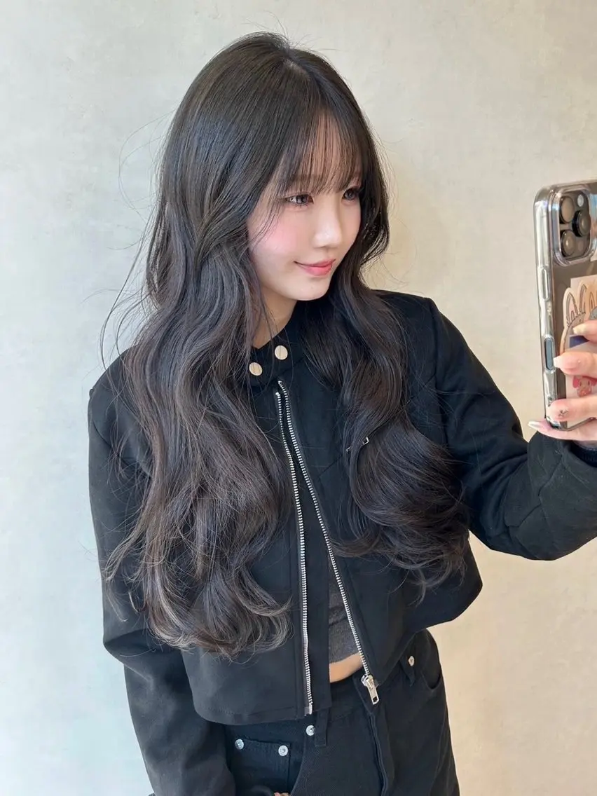 セミロング カラー ヘアアレンジ メンズ 透明感×艶髪 🫒maki🎀のヘアスタイル