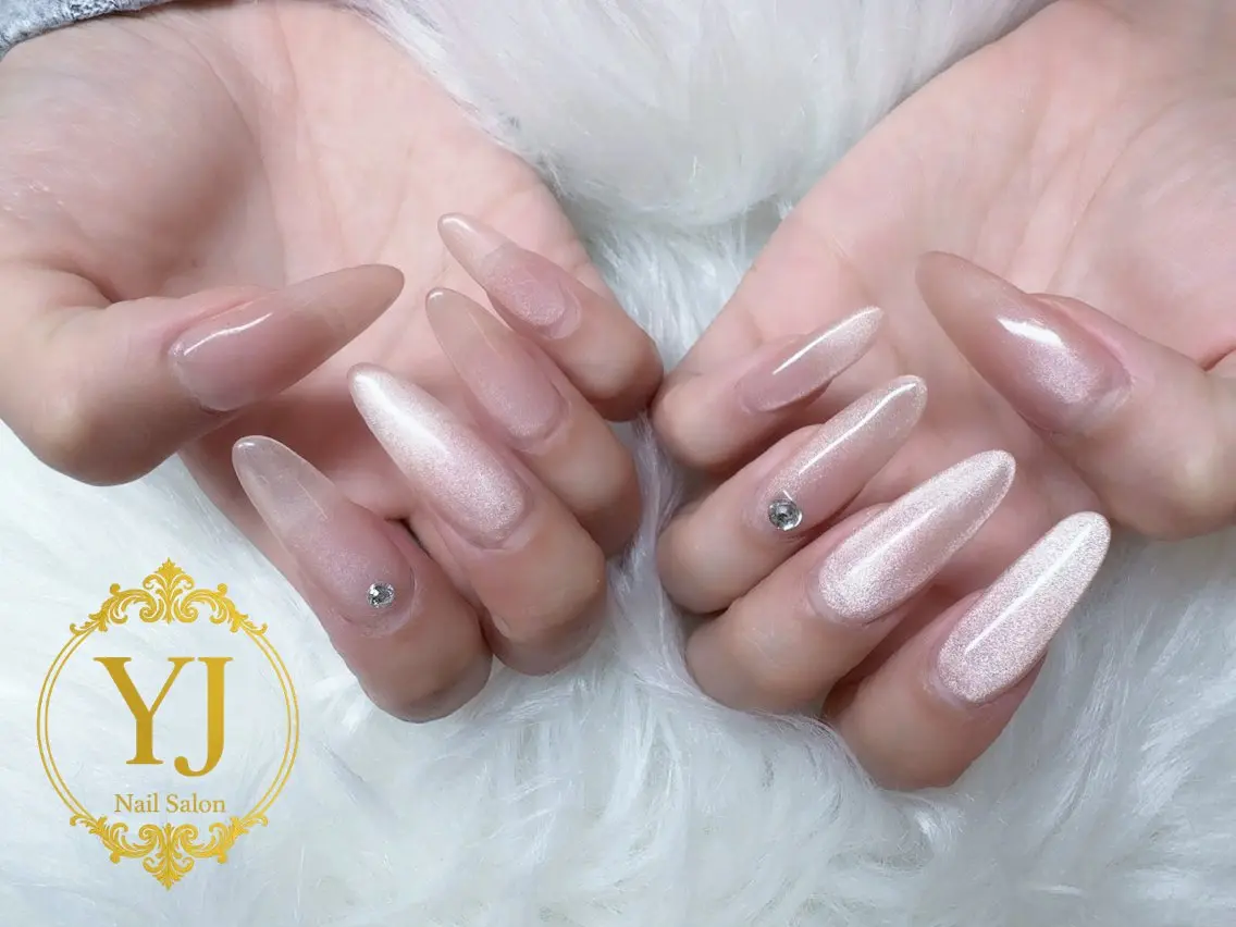 ネイル マグネットネイル ピンク ストーンネイル YJ Nail Yumiのネイルデザイン