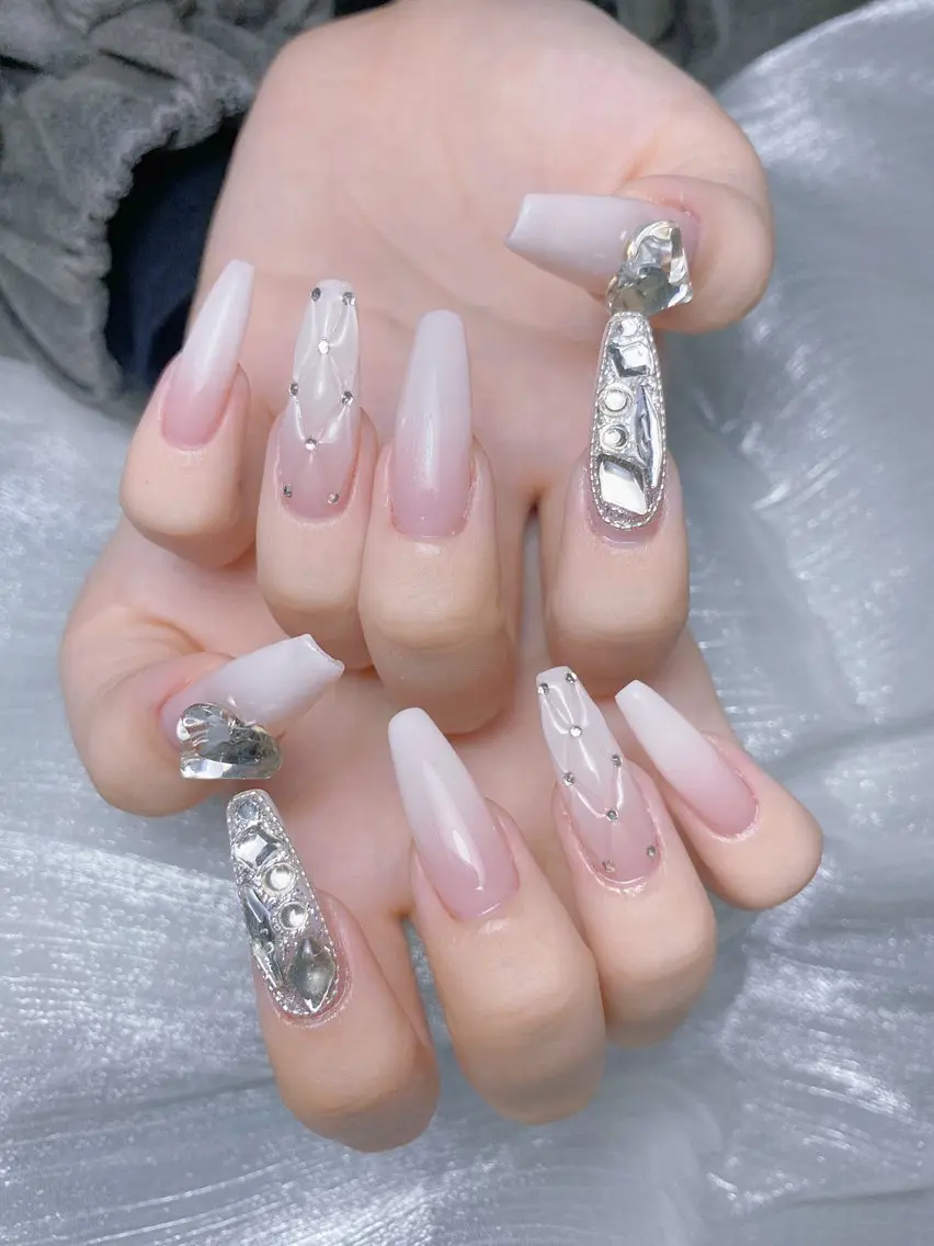 ネイル 成人式 韓国ネイル ロングネイル マグネットネイル 大理石ネイル(マーブル) ハンドネイル Sanie Salonのネイルデザイン