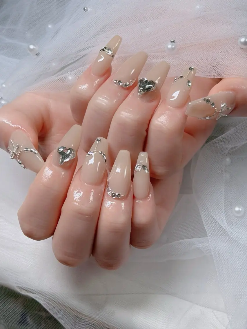 ネイル フレンチネイル ジェルネイル ガラスフレンチ ハロウィン ハート H.baby Nail Salonのネイルデザイン