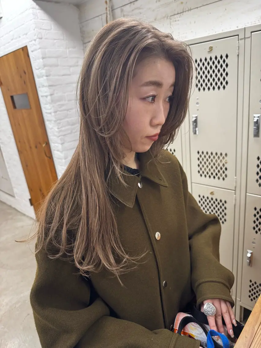 ロング カラー グレージュ カット ヘアカラー ムロ 二子玉川駅のヘアスタイル