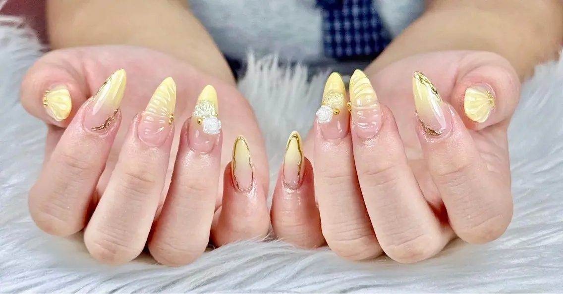 ネイル アートネイル ボルドー フレンチネイル ジェルネイル 氷ネイル・うるうるネイル ハンドネイル Yuki Nailsalonのネイルデザイン